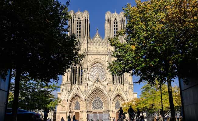 Châlons-en-Champagne to l'Epine cycle route in Champagne