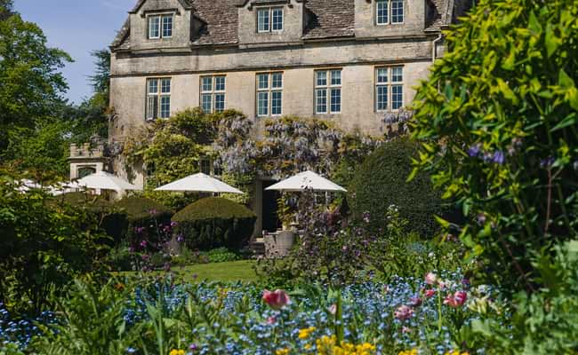 How to Plan a Spring Cycling Holiday for Friends