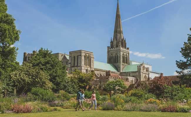 Bishops Palace Gardens, Chichester